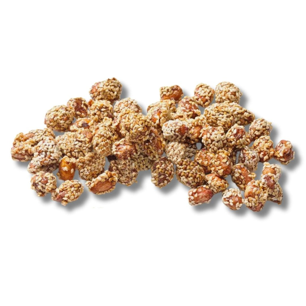 Gebrannte karamellisierte Erdnüsse mit Sesam - Kischmisch