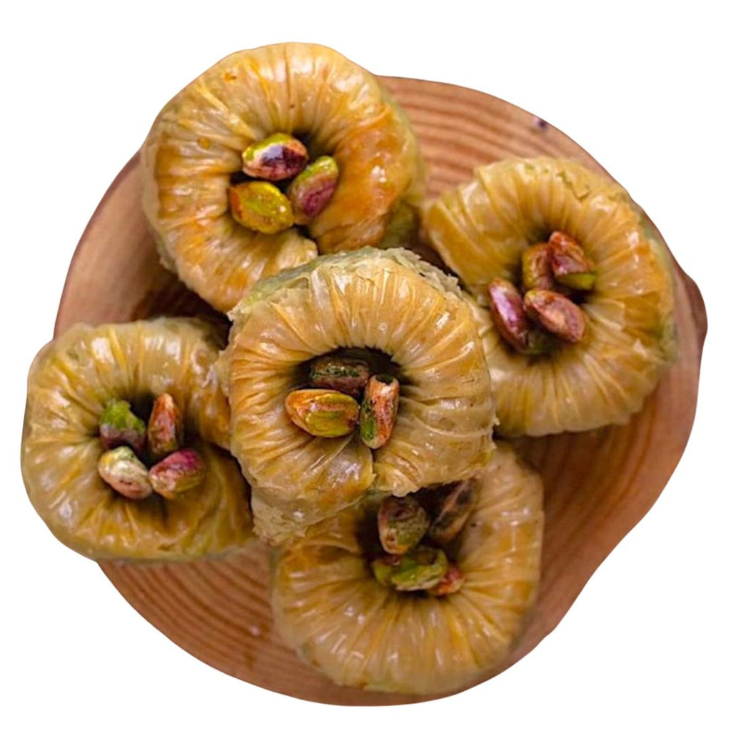 Pistazienblume Siwar Baklava aus dünnem Blätterteig gefüllt mit ganzen Pistazienkernen - Kischmisch